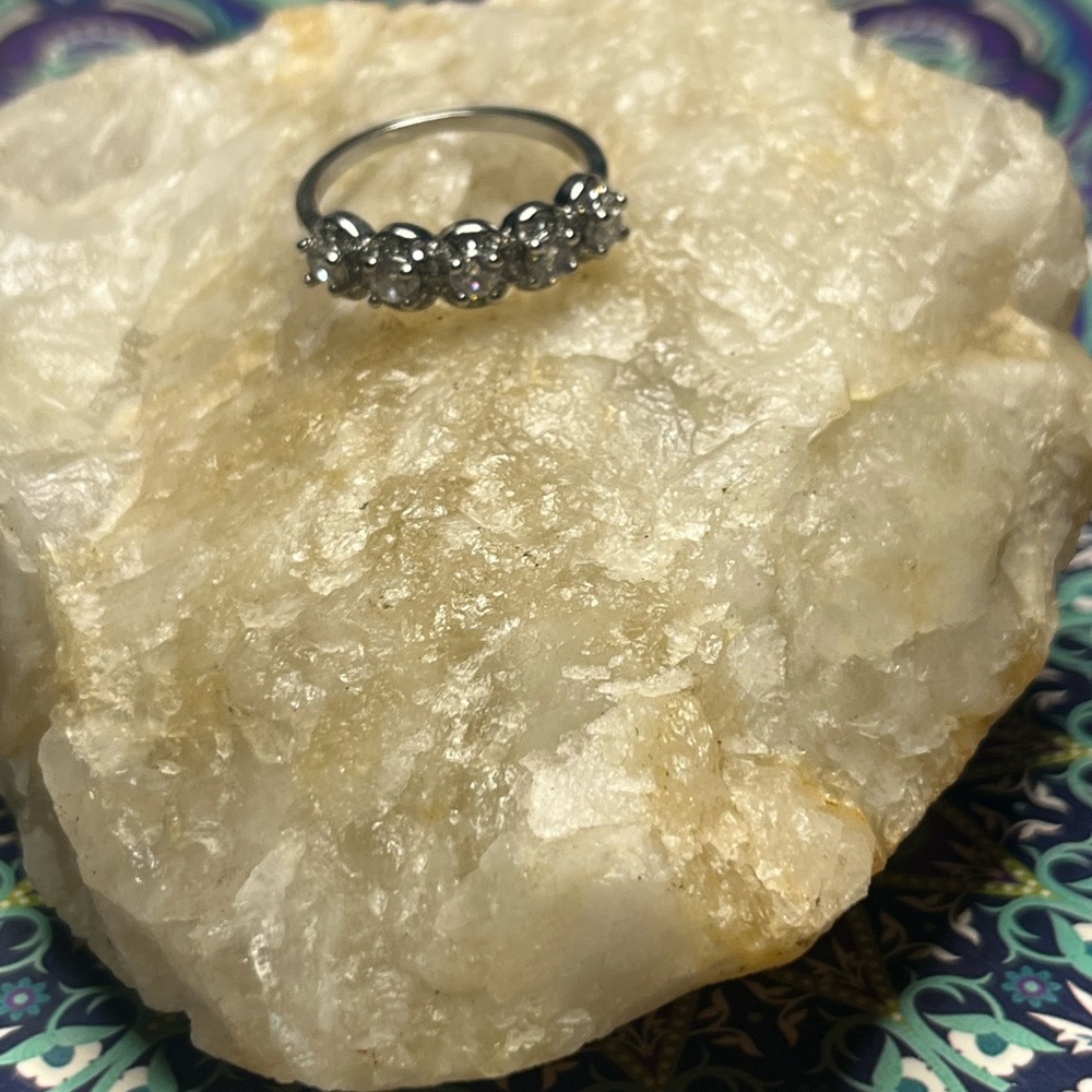 Gorgeous Sterling Silver Ring With Simulated Diamonds and Crystals~ Size 10~ New - Picture 2 of 15